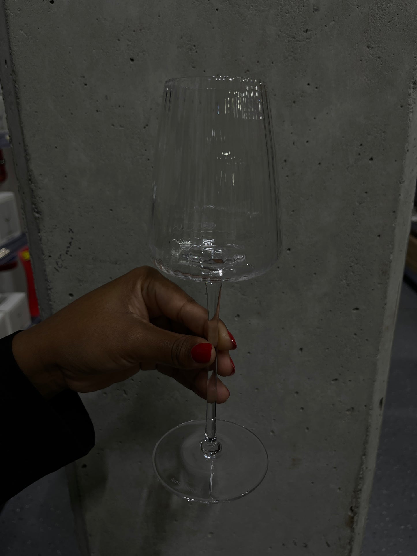 Linear Ribbed Flat-Bottom Wine Glasses – Modern Fluted Design (Set of 2)