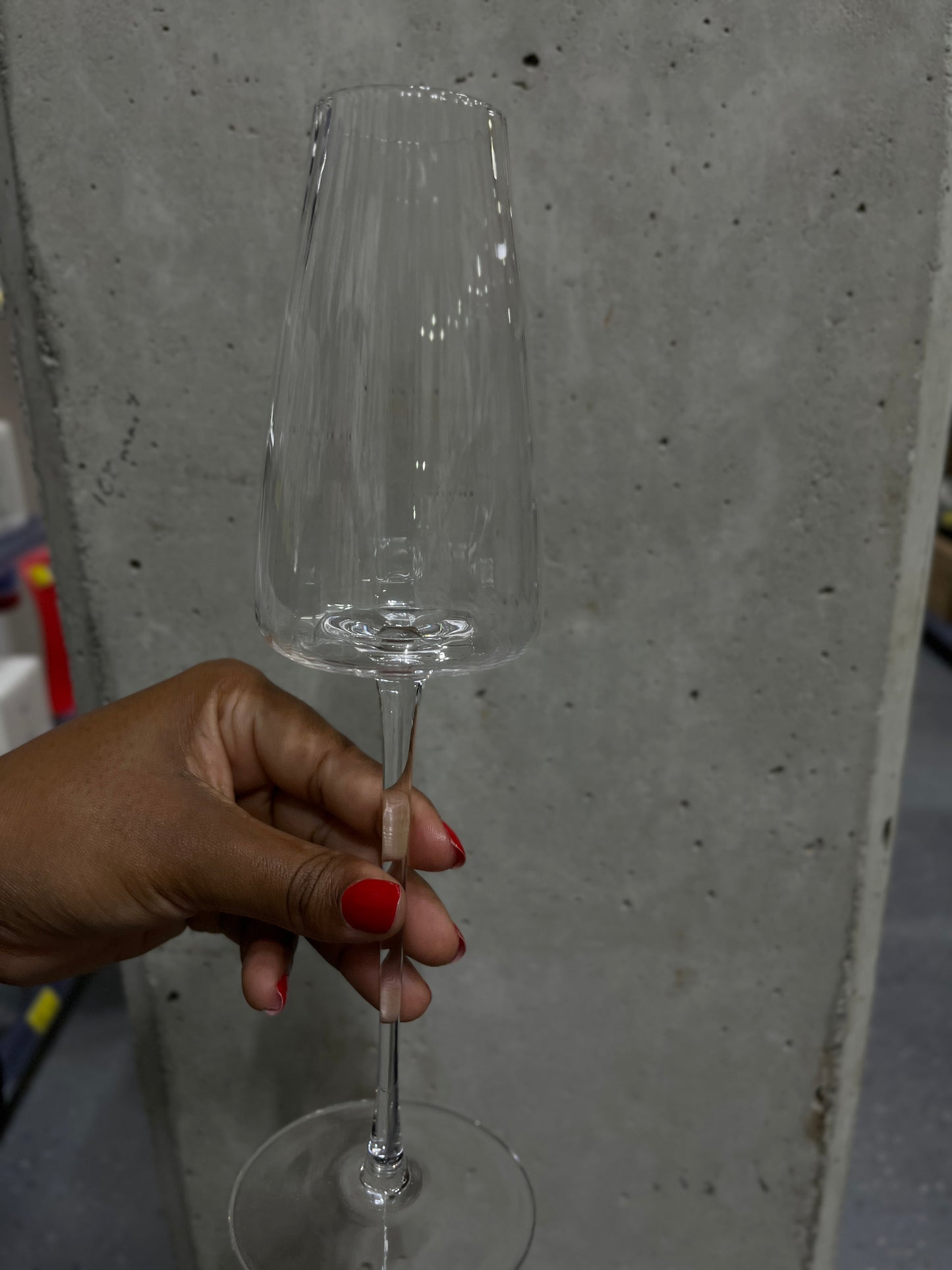 Modern Linear Ribbed Champagne Flutes – Set of 2