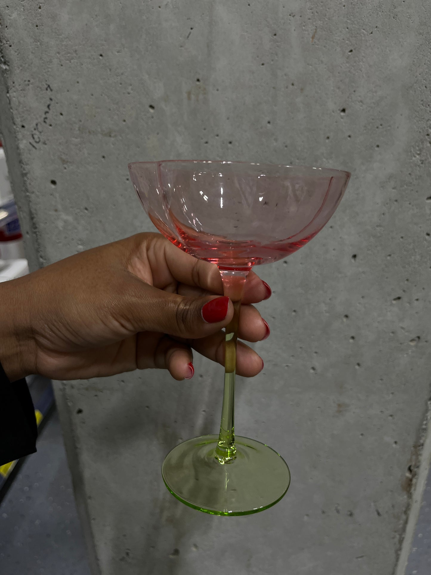 Two-Tone Flower Shaped Top Glass Champagne Coupe Set – 2 Piece (Pink & Lime)