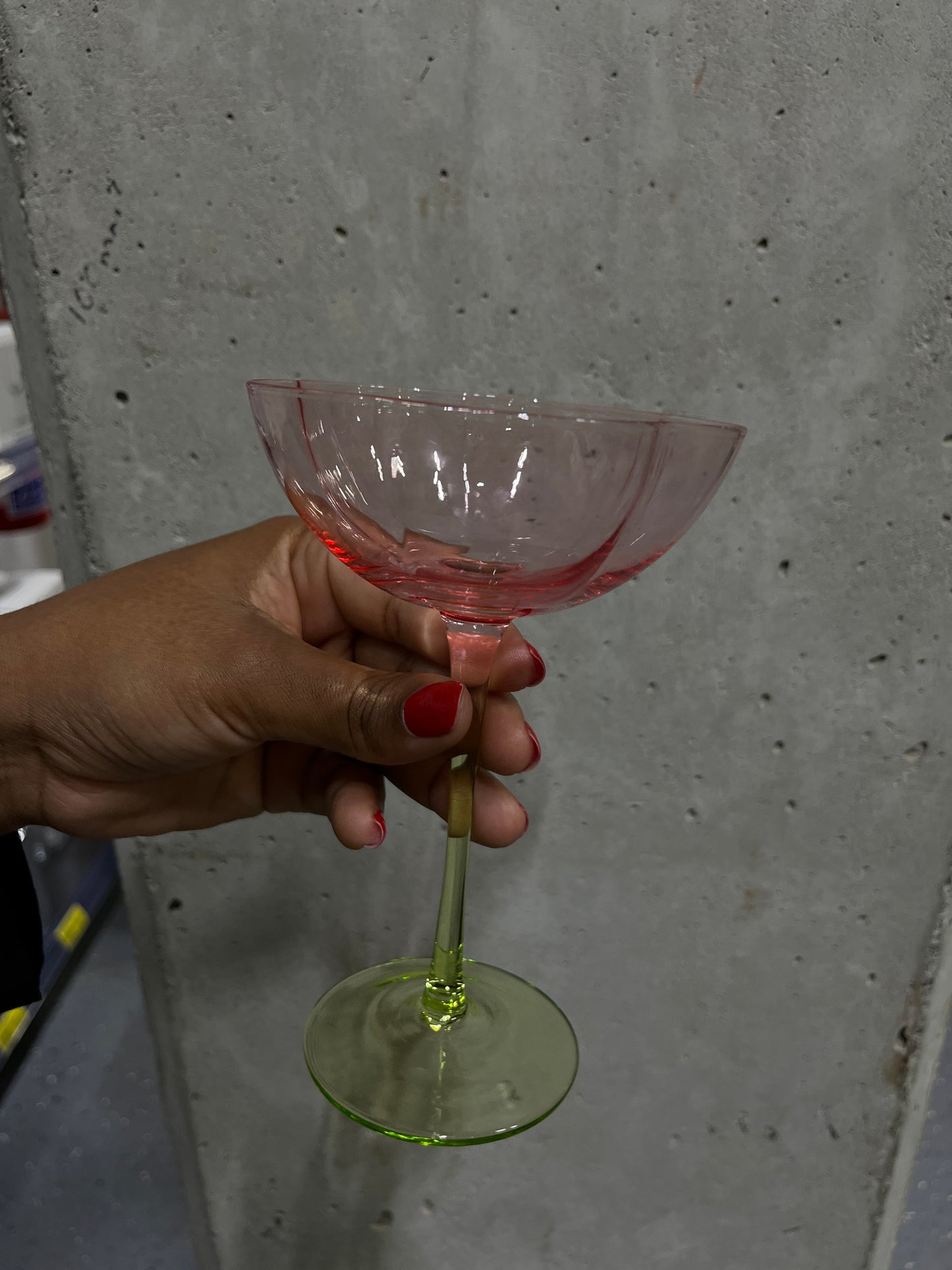 Two-Tone Flower Shaped Top Glass Champagne Coupe Set – 2 Piece (Pink & Lime)